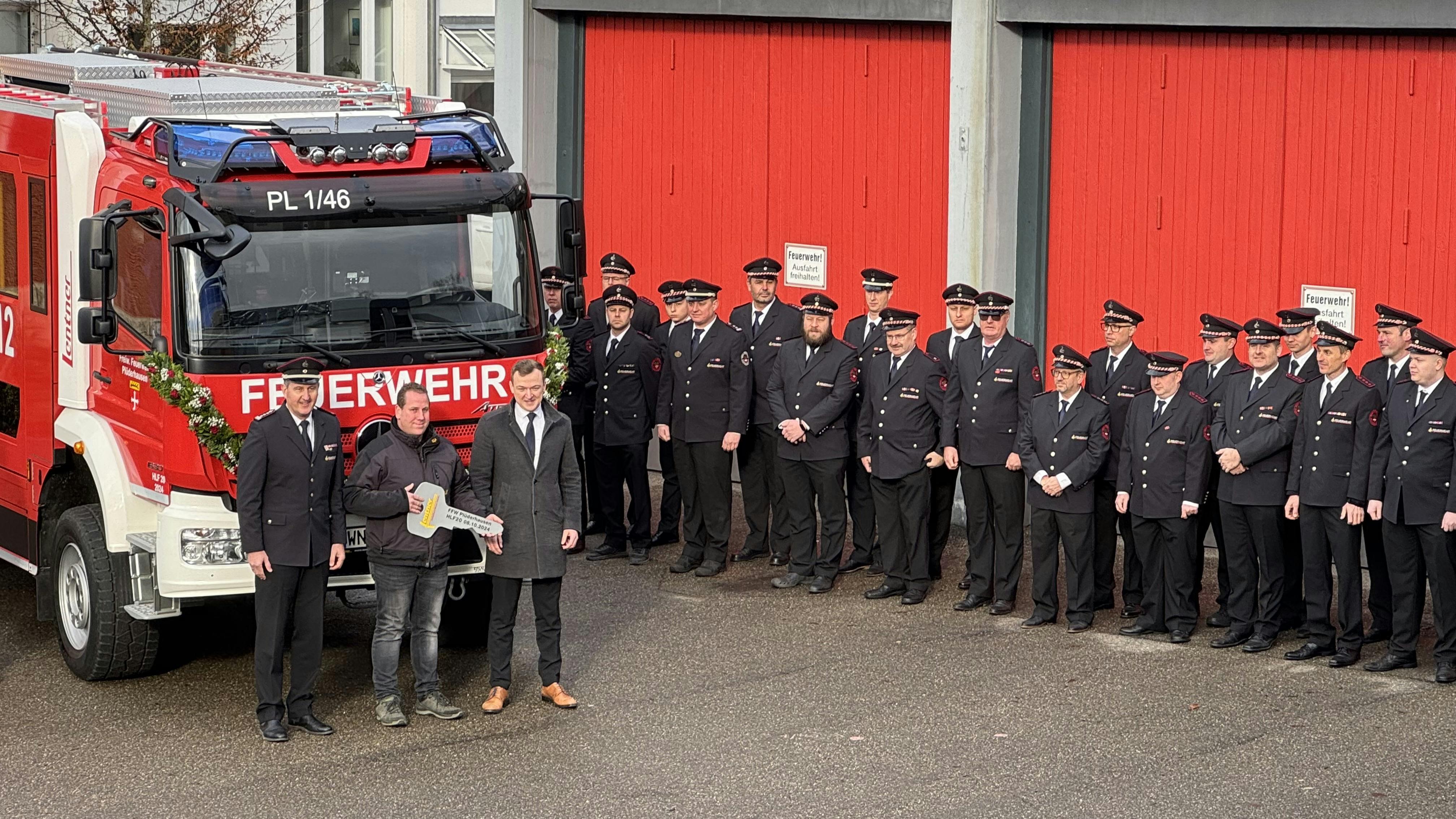 Feierliche Übergabe des HLF20 an die Freiwillige Feuerwehr Plüderhausen